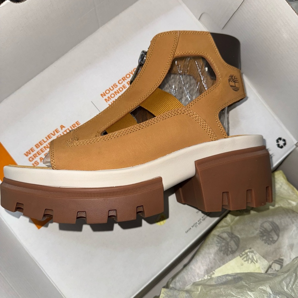 Timberland Women's Tan Platform Sandals